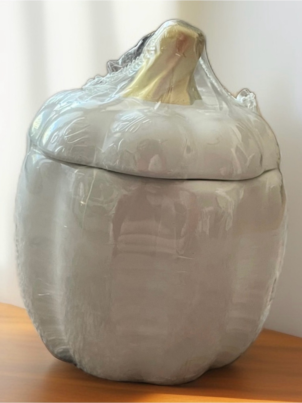 Decorative Ceramic Pumpkin Jar - White with Gold Stem NWT 4.5” Tall 3” Wide